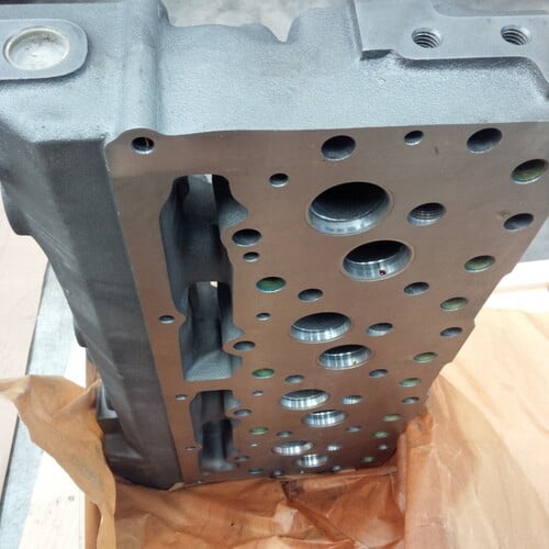 CYLINDER HEAD 3304 PC BARE - CULATA PC GUIAS Y ASIENTOS